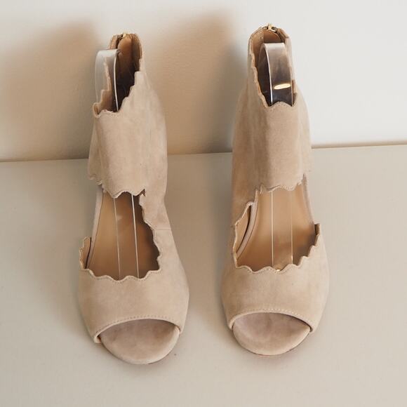 Anthropologie Block Heel Peep Toe Scalloped Shoes Women's Size 8M Tan Suede - Picture 2 of 11